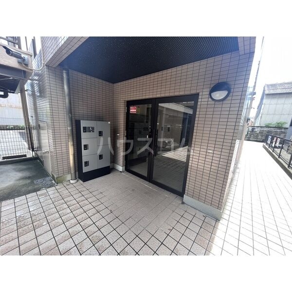 21/28 エントランス