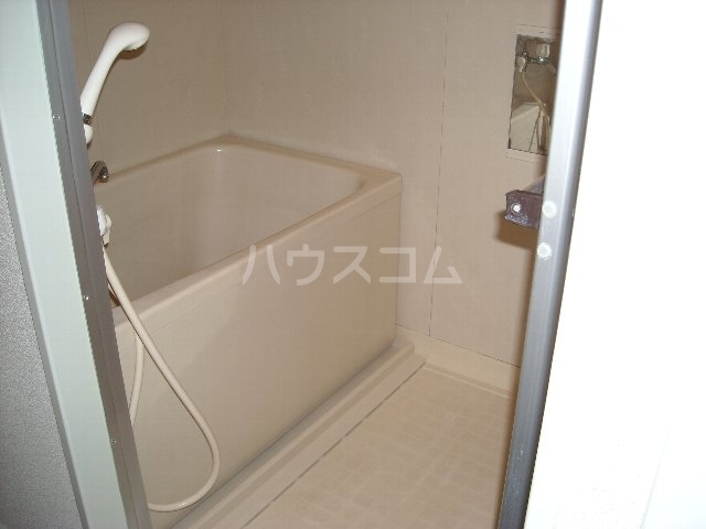 13/20 浴室