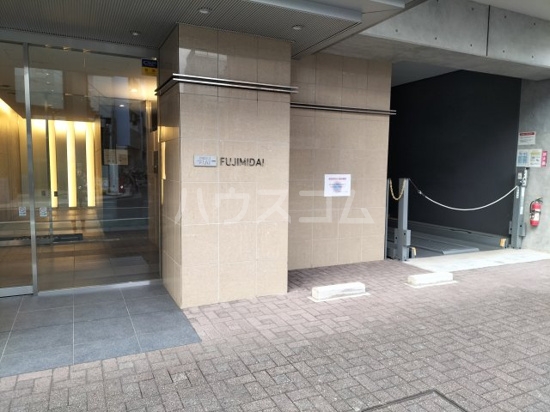 15/26 エントランス