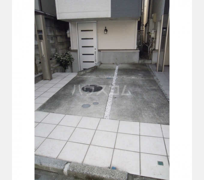 19/23 駐車場