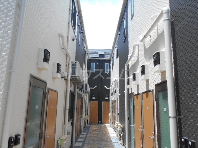 13/13 エントランス