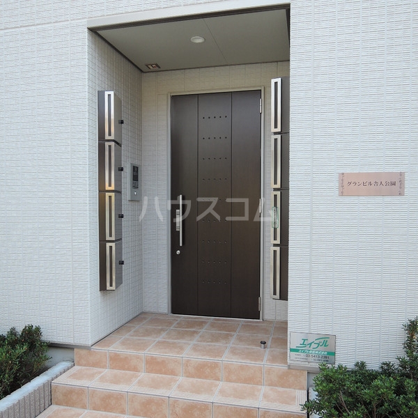 15/18 エントランス