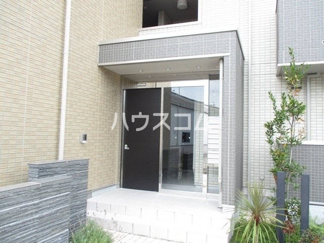 18/27 エントランス