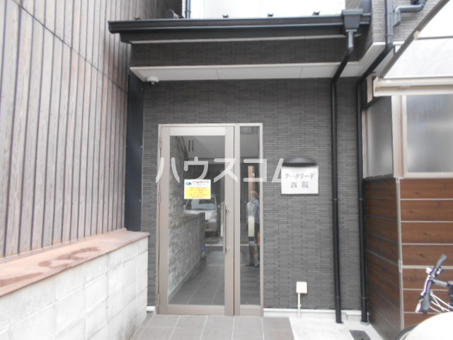 23/30 エントランス