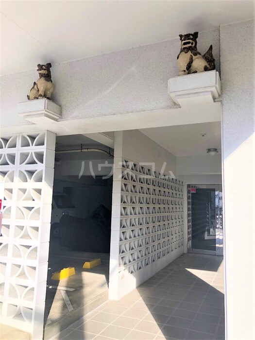 15/23 エントランス