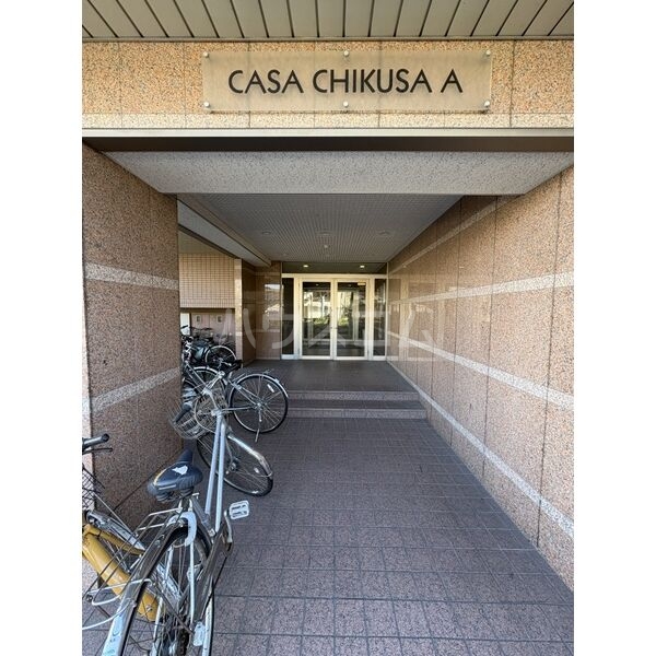 18/19 エントランス