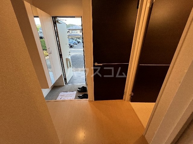 13/30 玄関