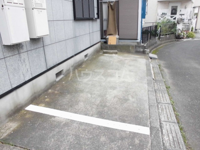 22/30 駐車場