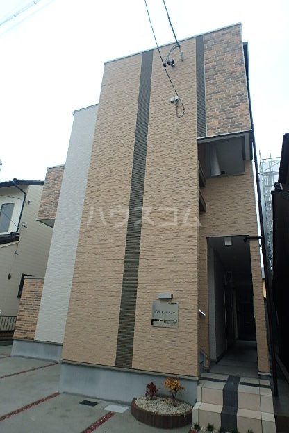 17/27 エントランス