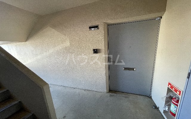 28/30 エントランス