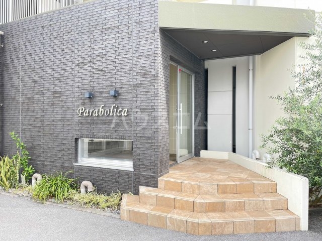 18/26 エントランス