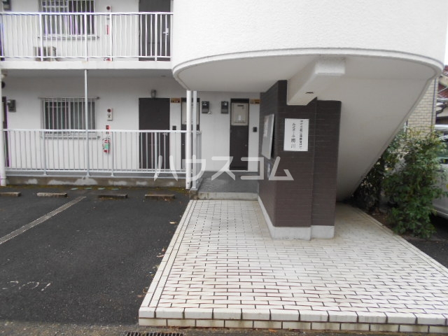 22/26 エントランス