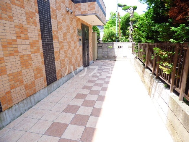 22/30 エントランス