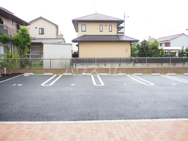 20/28 駐車場