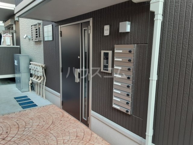 15/19 エントランス