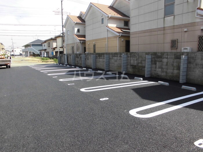 16/20 駐車場