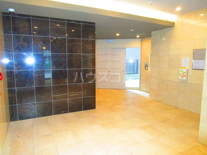 22/30 エントランス