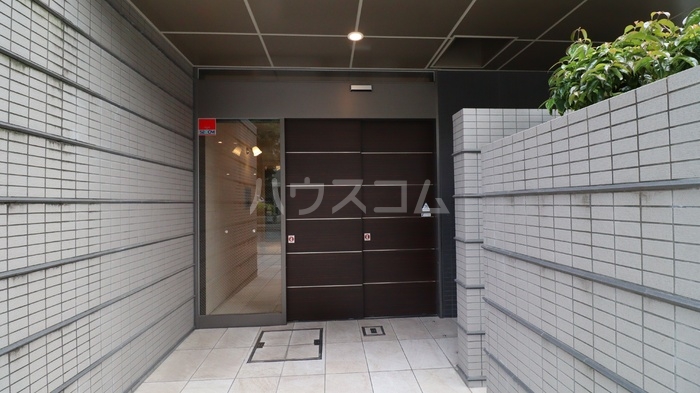 23/30 エントランス