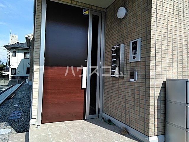 18/28 エントランス