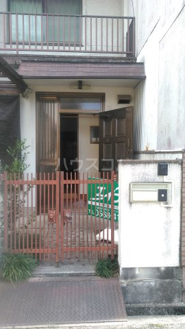 18/20 エントランス