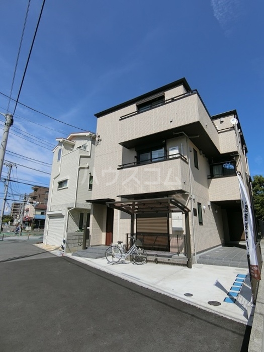 24/30 エントランス