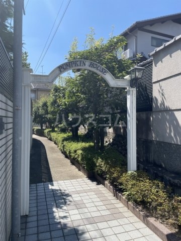 28/30 エントランス