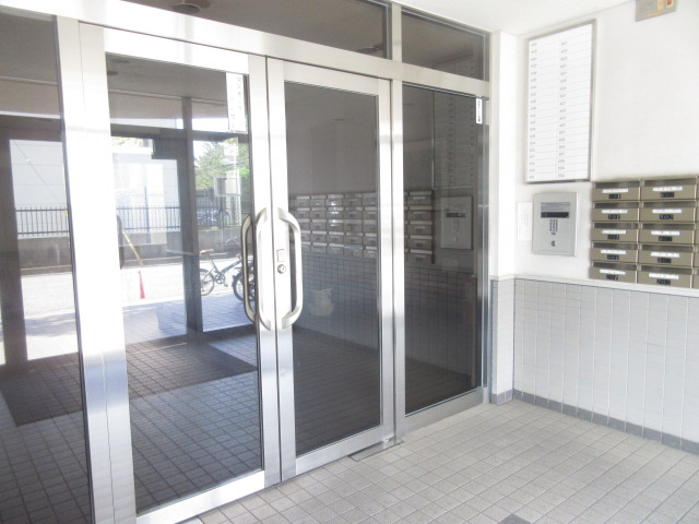 18/25 エントランス