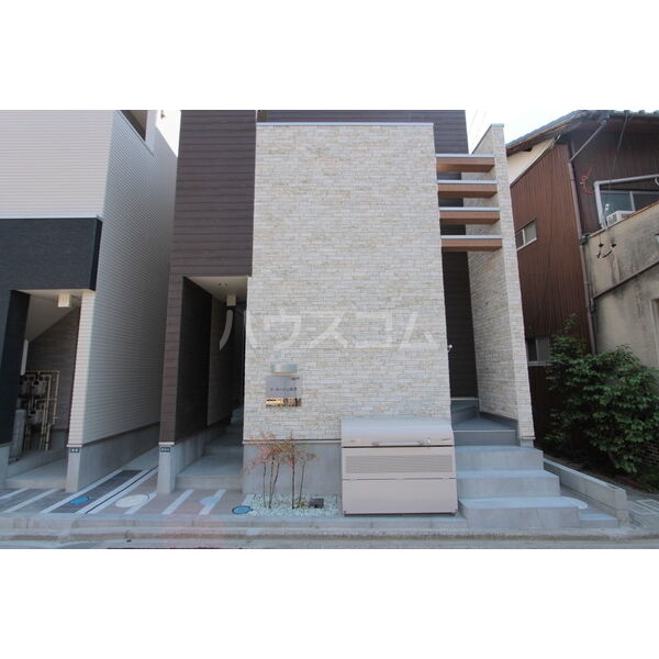 22/29 エントランス