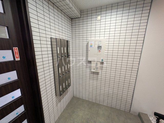 22/28 エントランス