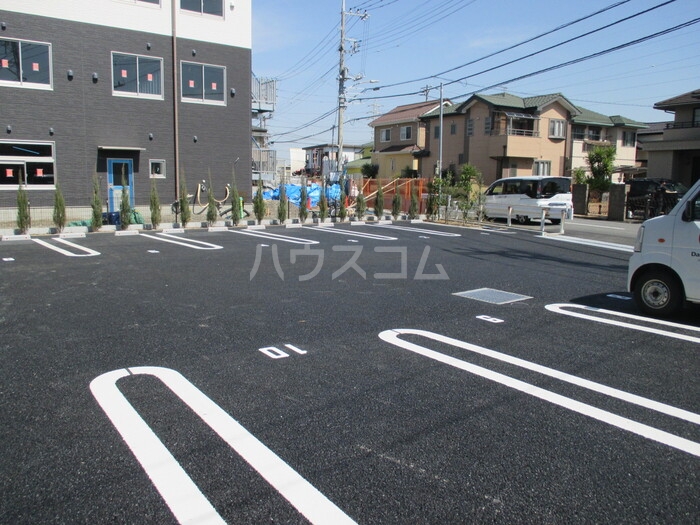 18/25 駐車場