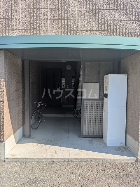 25/30 エントランス