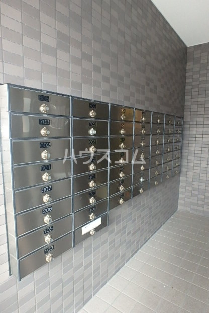 24/30 エントランス