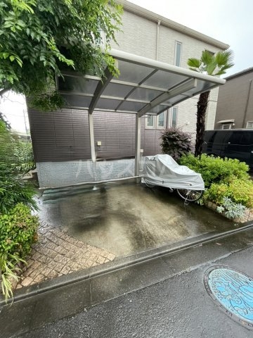 25/28 駐車場