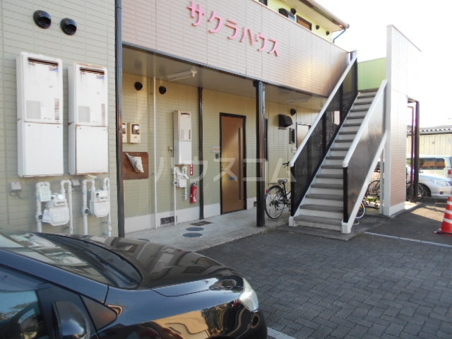 21/25 エントランス