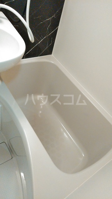13/30 浴室