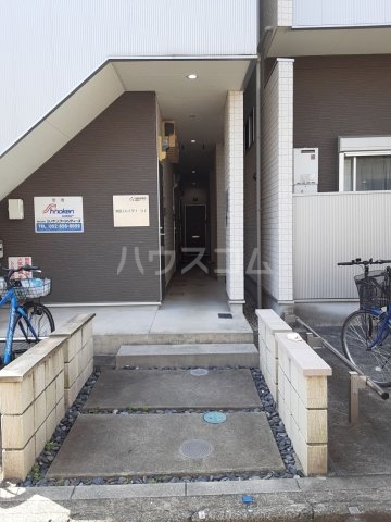 15/21 エントランス