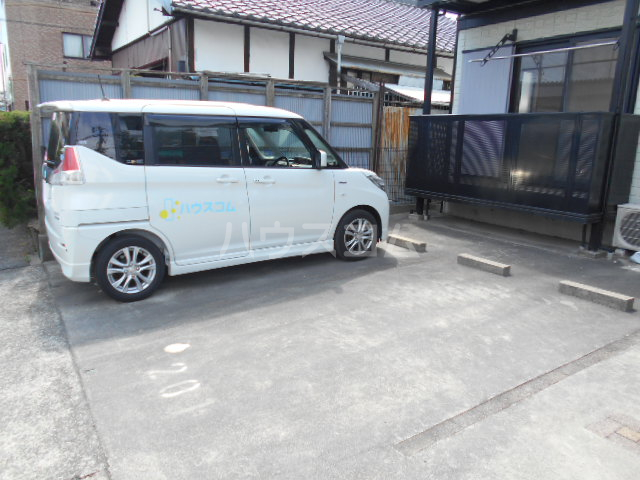 21/30 駐車場
