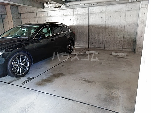 2/3 駐車場