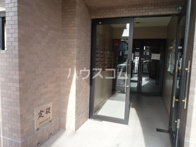 18/23 エントランス