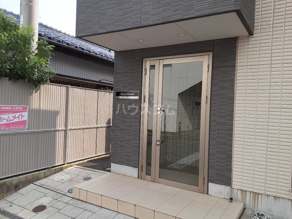 22/30 エントランス