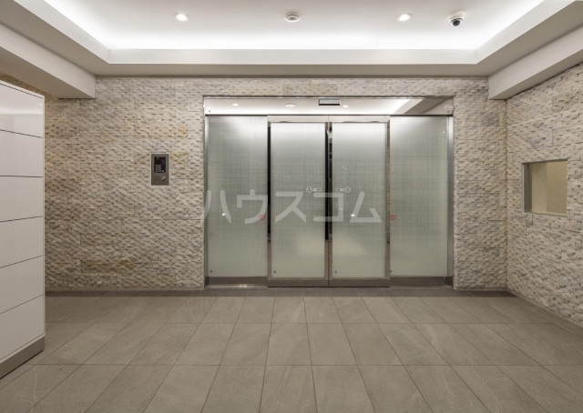 21/27 エントランス