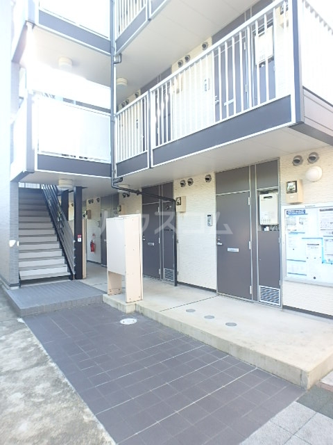 21/27 エントランス