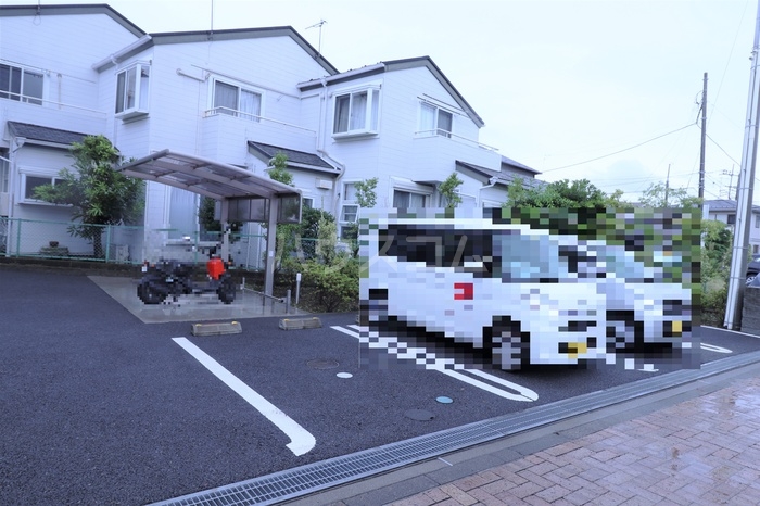 23/30 駐車場