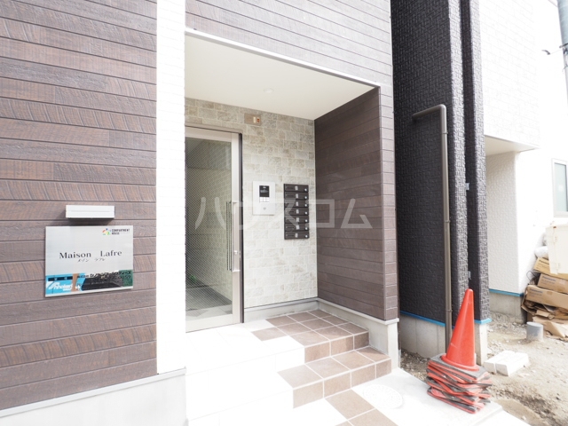 15/19 エントランス