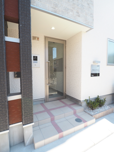 22/30 エントランス