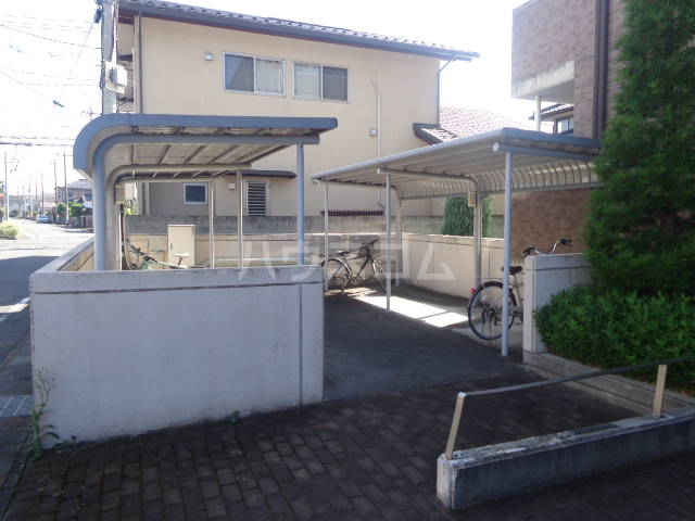 28/30 駐車場