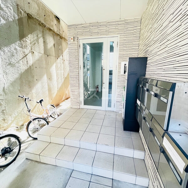 14/14 エントランス