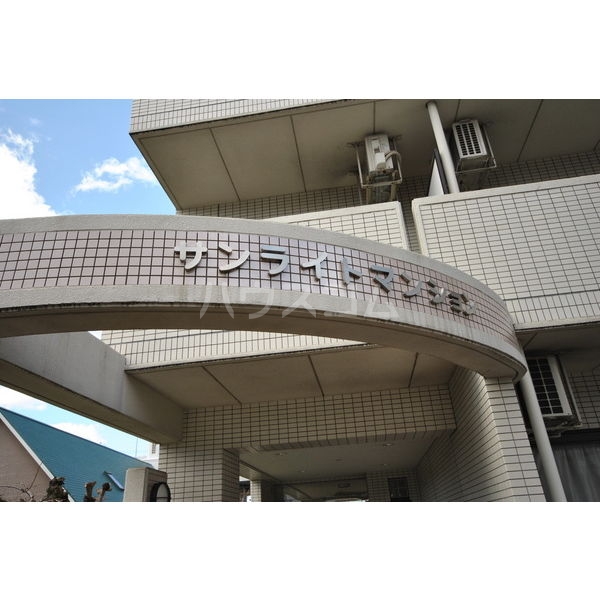 14/23 エントランス