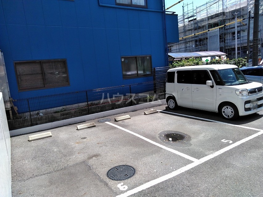 20/27 駐車場