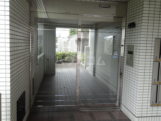 20/29 エントランス